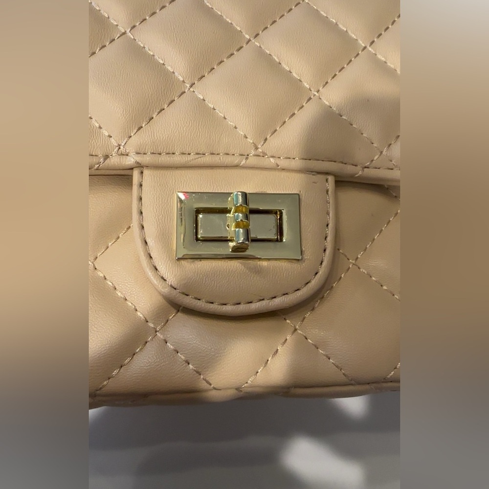 Elegant Tan Quilted Chain Bag - Picture 3 of 8